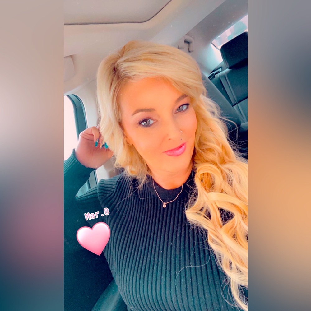 Meet your Posher, Holly craig